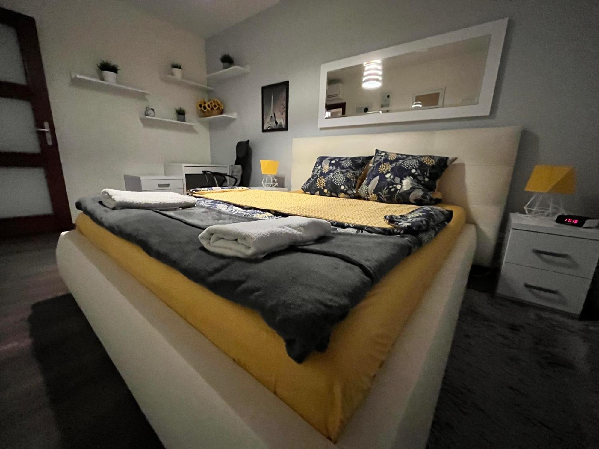 Cracow Stay Premium Apartments Free Parking - 3 X Room - 3 X Aircondition 克拉科夫 外观 照片