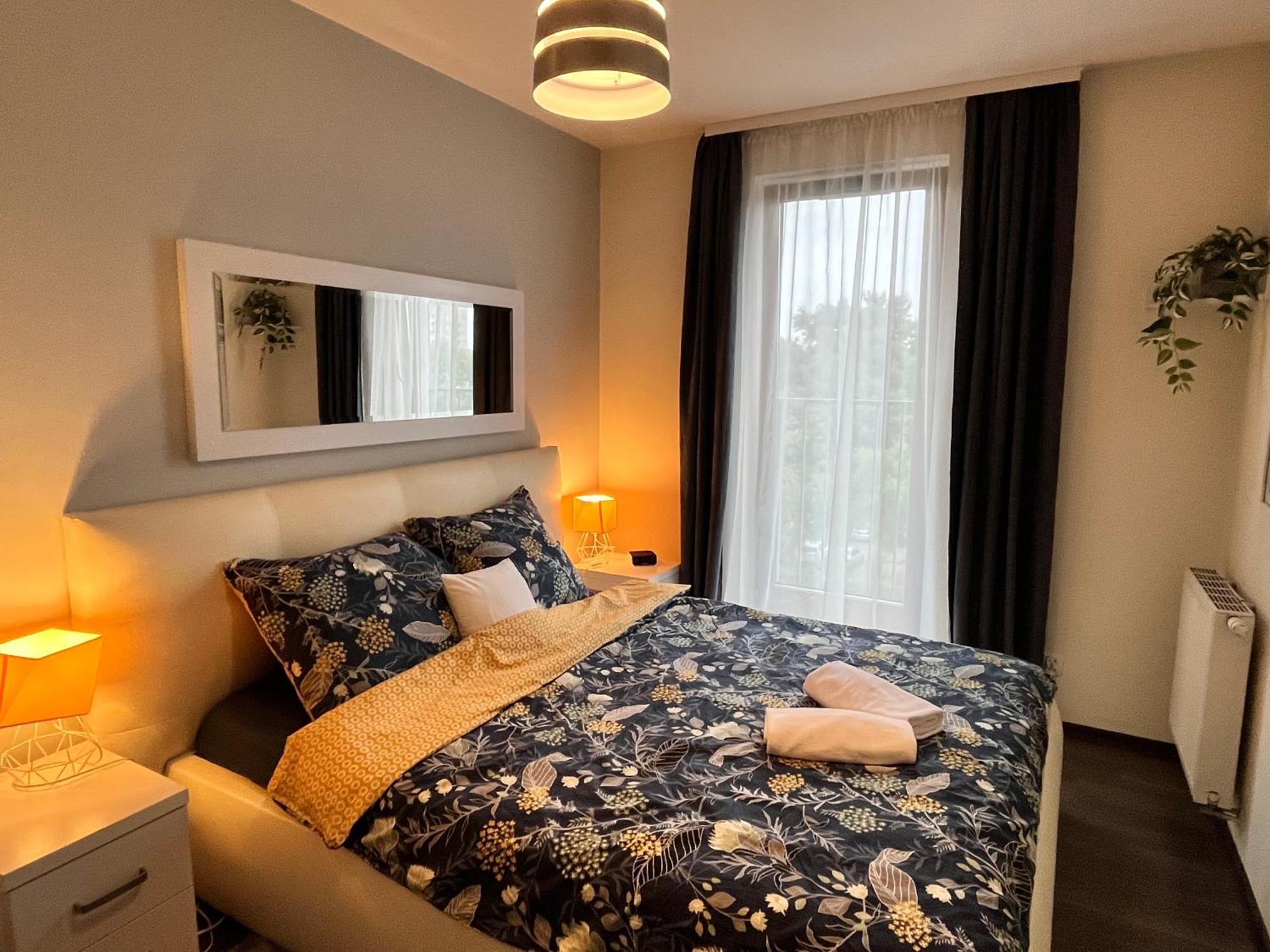 Cracow Stay Premium Apartments Free Parking - 3 X Room - 3 X Aircondition 克拉科夫 外观 照片